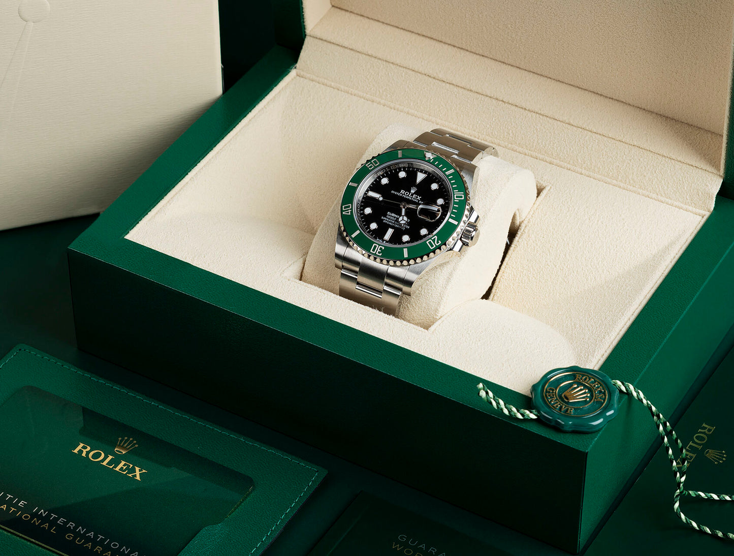 Rolex Submariner Date Oyster, 41 mm, Oystersteel m126610lv-0002 “Starbucks”